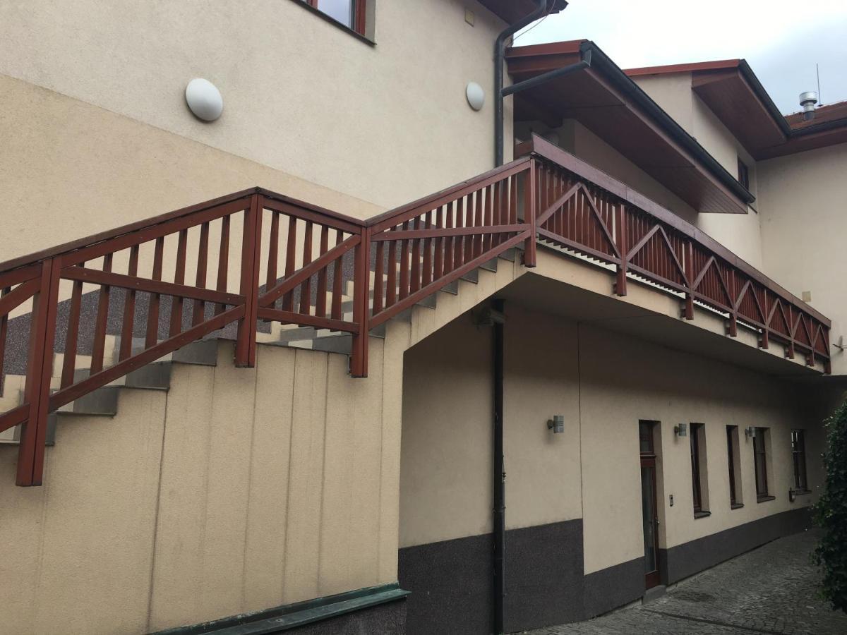 Hotel Kounicky Dvur Dolní Kounice Exterior foto