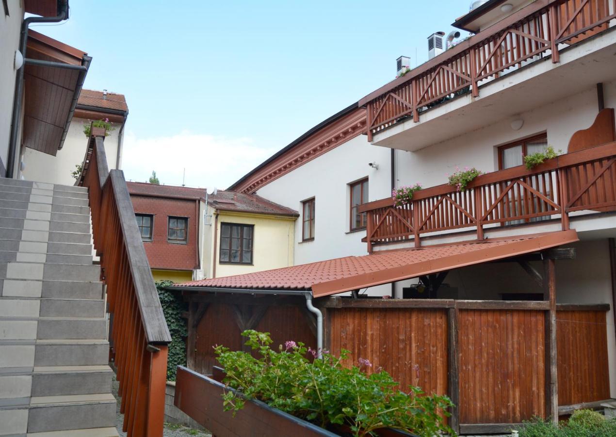 Hotel Kounicky Dvur Dolní Kounice Exterior foto